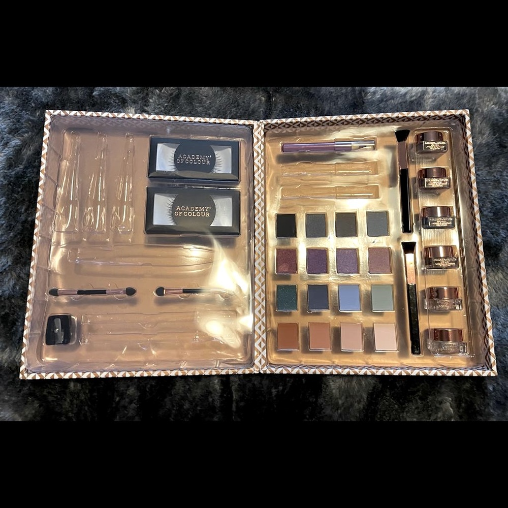 Eye Makeup Set - Picture 5 of 6